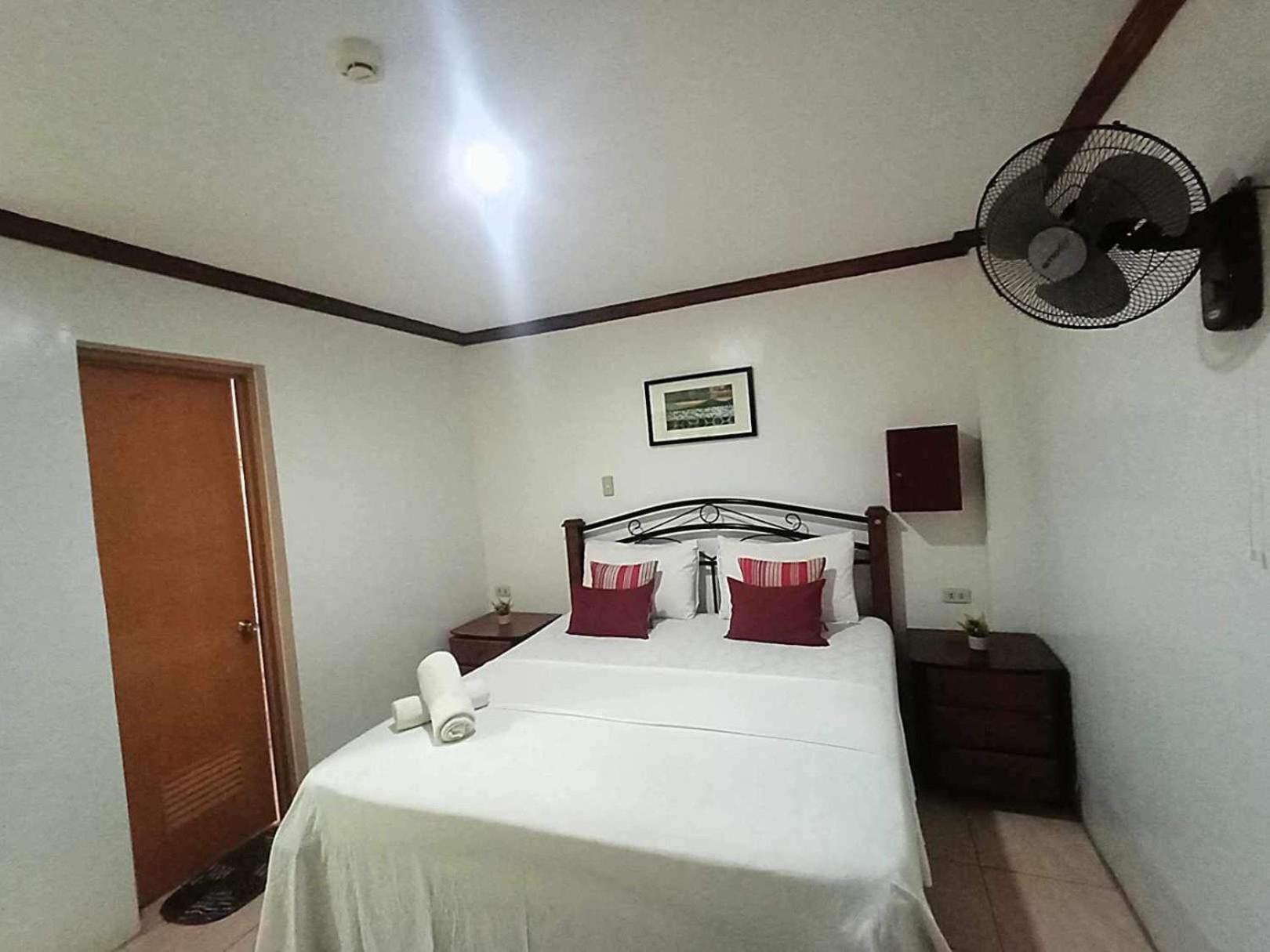 Double Diamond Inn