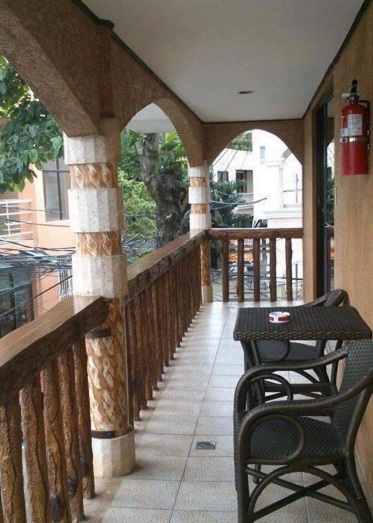 Double Diamond Inn